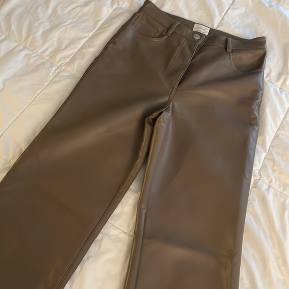 Aritzia Wilfred Vegan Leather Melina Cropped Pants Size 2 - Picture 6 of 6
